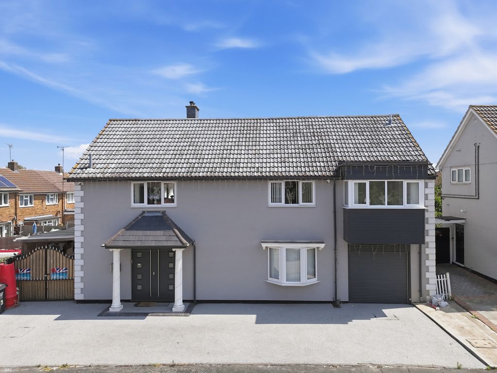 Property photo 1 of 32