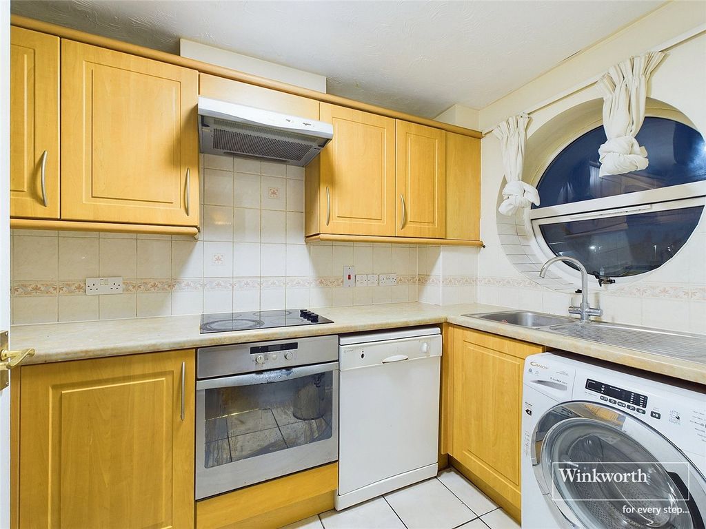 Property photo 3 of 9 Picture No. 15