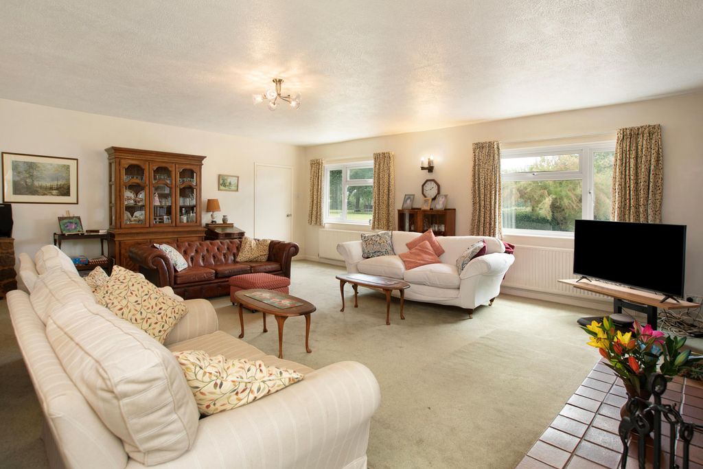 Property photo 2 of 11 Image