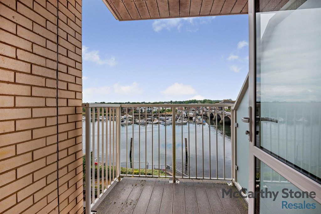 Property photo 2 of 34 8657524-Exterior01-800.Jpg