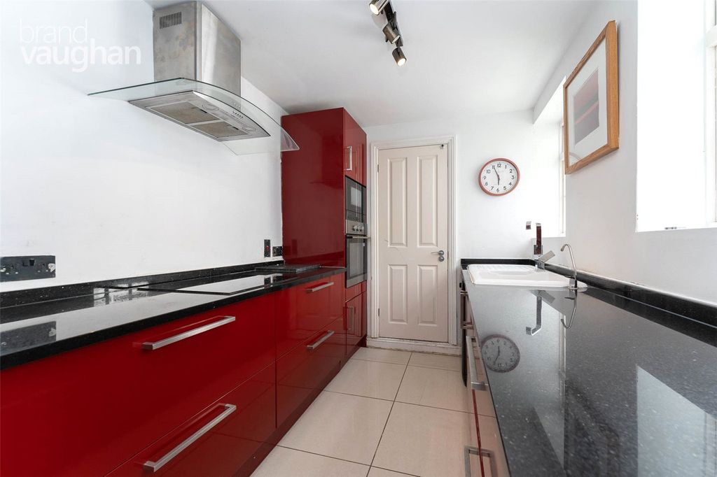 Property photo 3 of 15 Kitchen