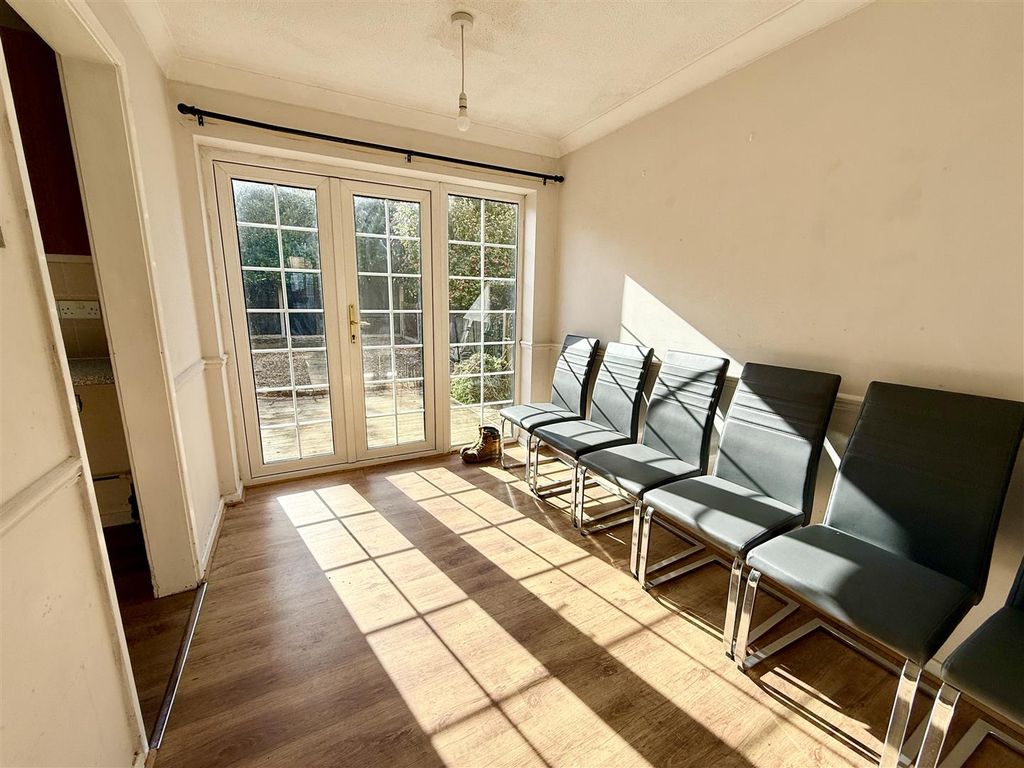 Property photo 3 of 14 Dining Room