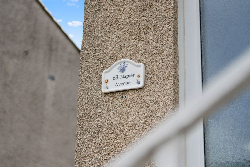 Property photo 3 of 33