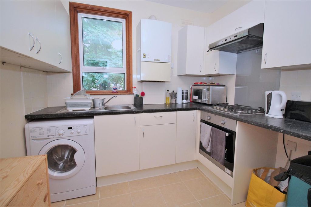 Property photo 3 of 6 Kitchen