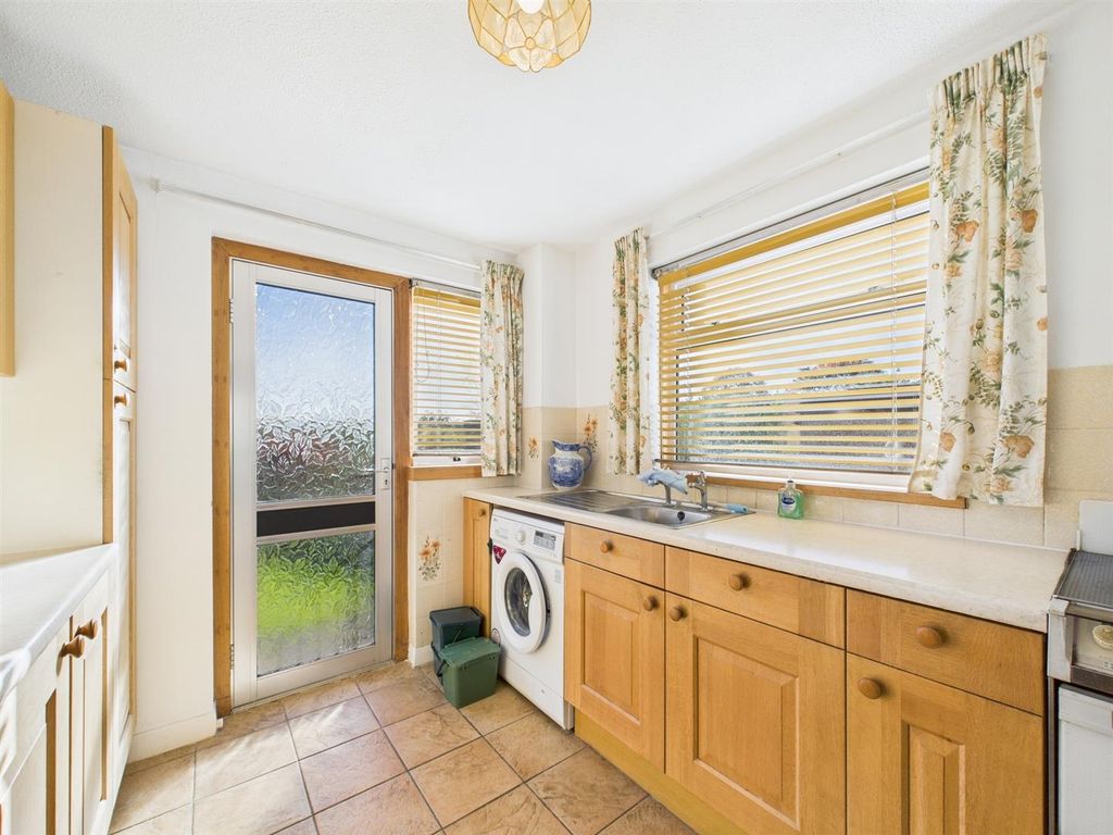 Property photo 2 of 16 Cam01486G0-Pr0891-Still001.Jpg