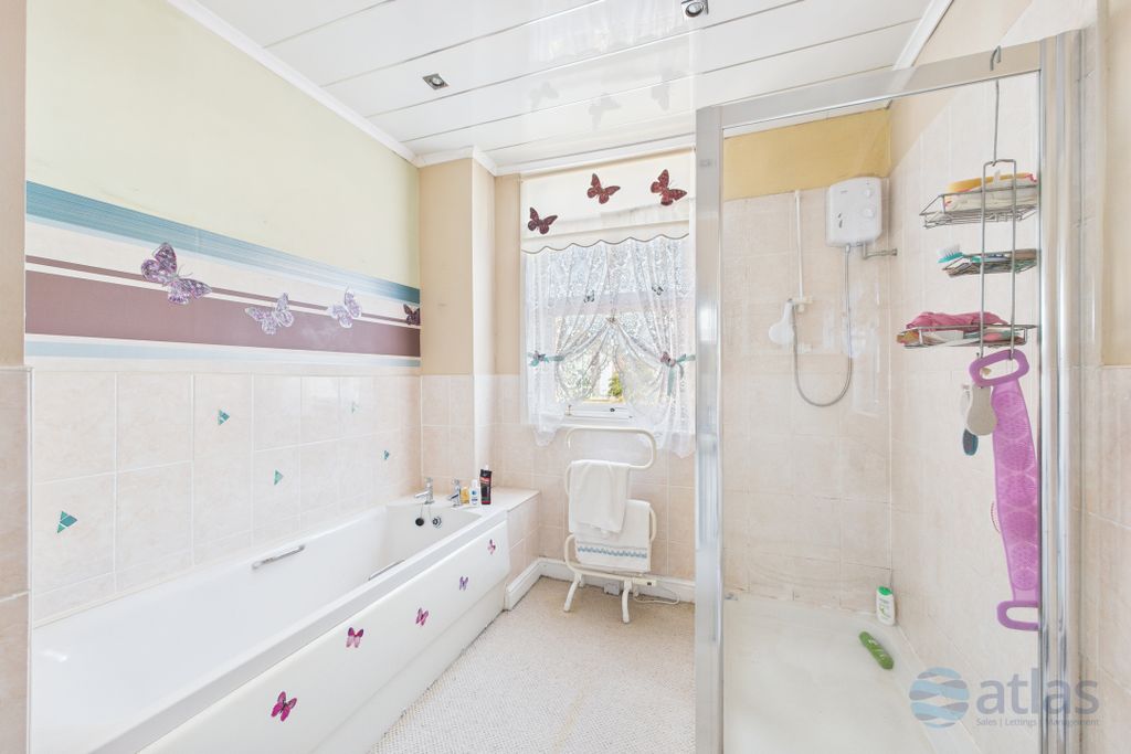 Property photo 3 of 15 Bathroom