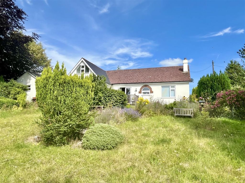 Property photo 1 of 32
