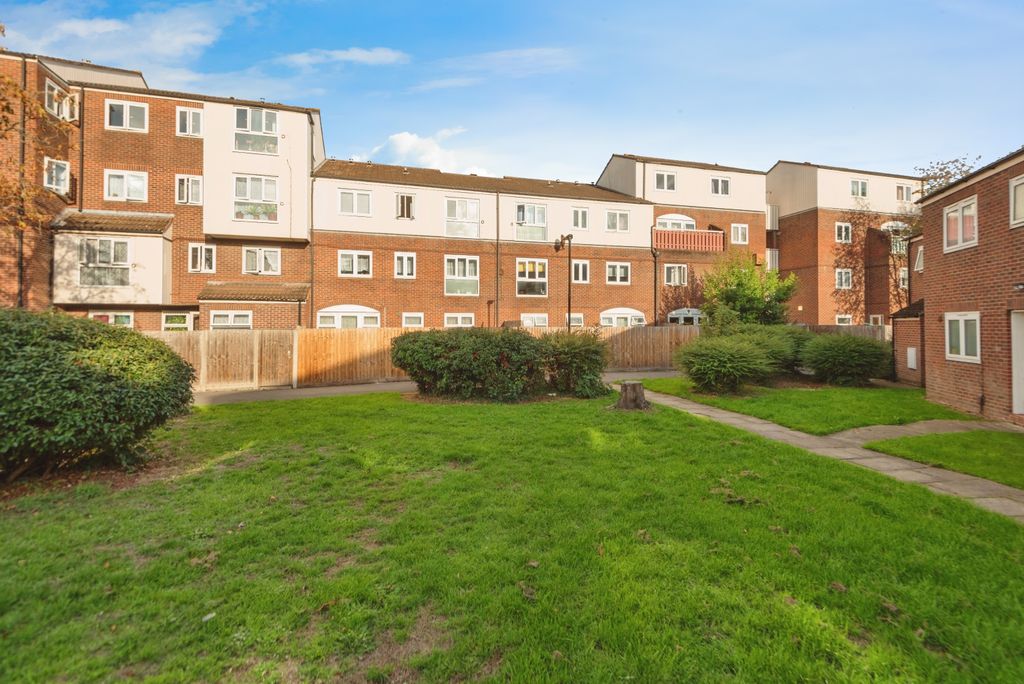 Property photo 1 of 16 Dunmow22Of27