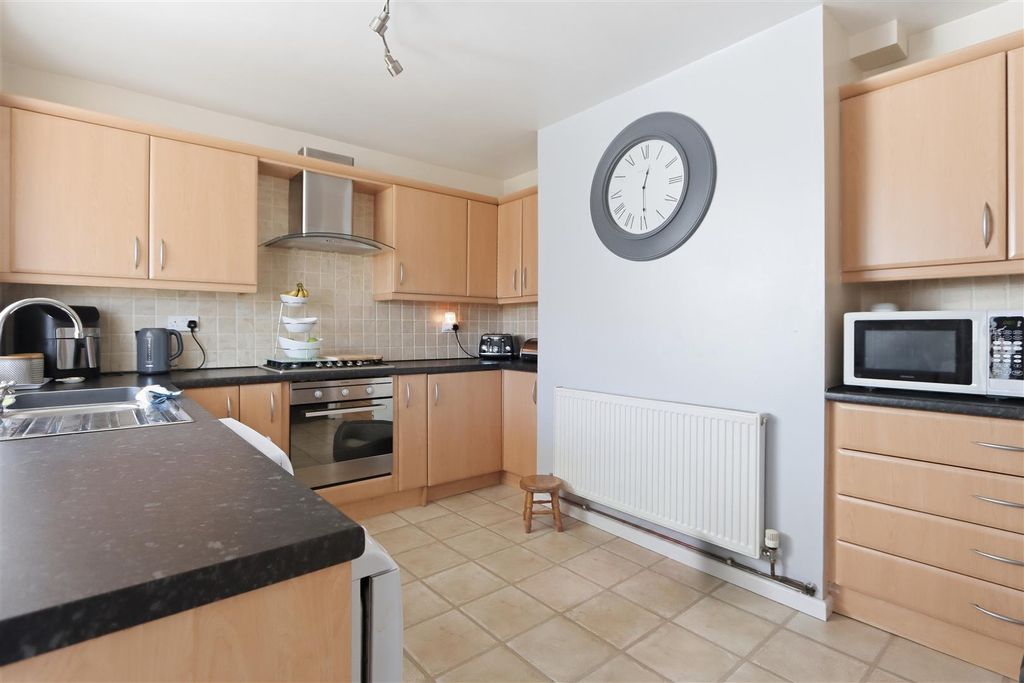 Property photo 2 of 22 Kitchen