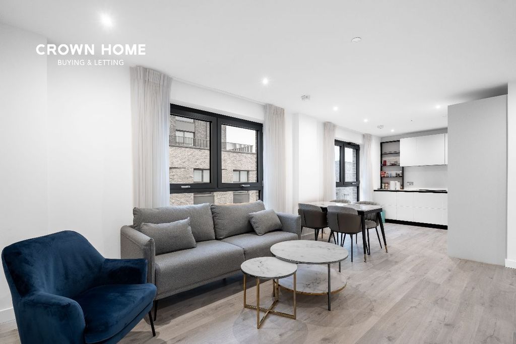 Property photo 2 of 17