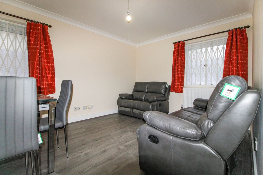 Property photo 3 of 18 Img 1759
