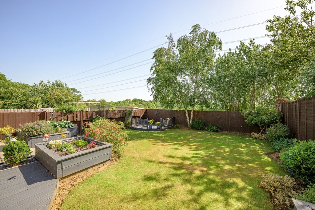 Property photo 2 of 27