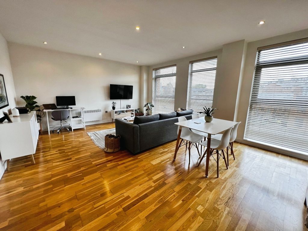 Property photo 1 of 8 Picture No. 11