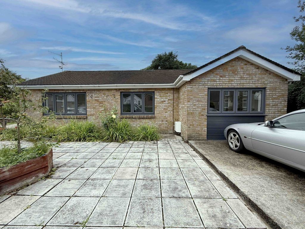 Property photo 1 of 22 Swansea Road, Pontlliw, Swansea - 3 Bedroom Bungalow For Rent