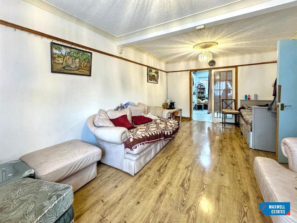 Property photo 3 of 17 Whatsapp Image 2026-05-12 At 12.04.04.Jpg