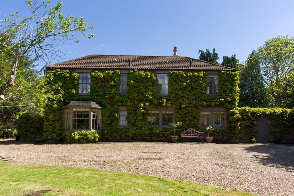 Property photo 1 of 68