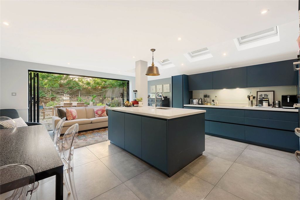 Property photo 1 of 13 1