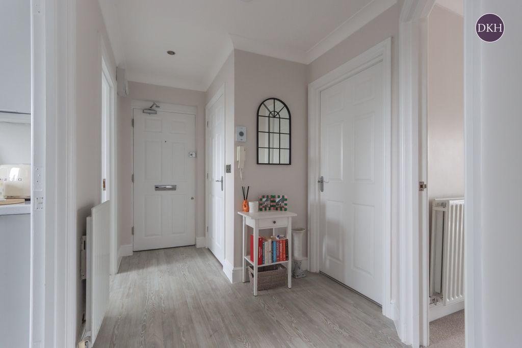 Property photo 2 of 9 Picture No. 11