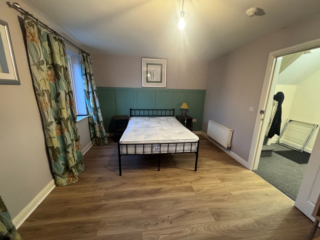 Property photo 1 of 4