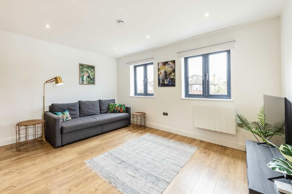 Property photo 3 of 8