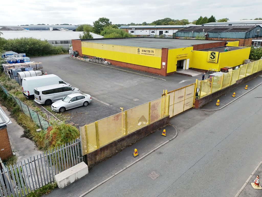 Property photo 3 of 4 Dji_Fly_20250820_164406_0494_1755708125206_Photo.Jpg