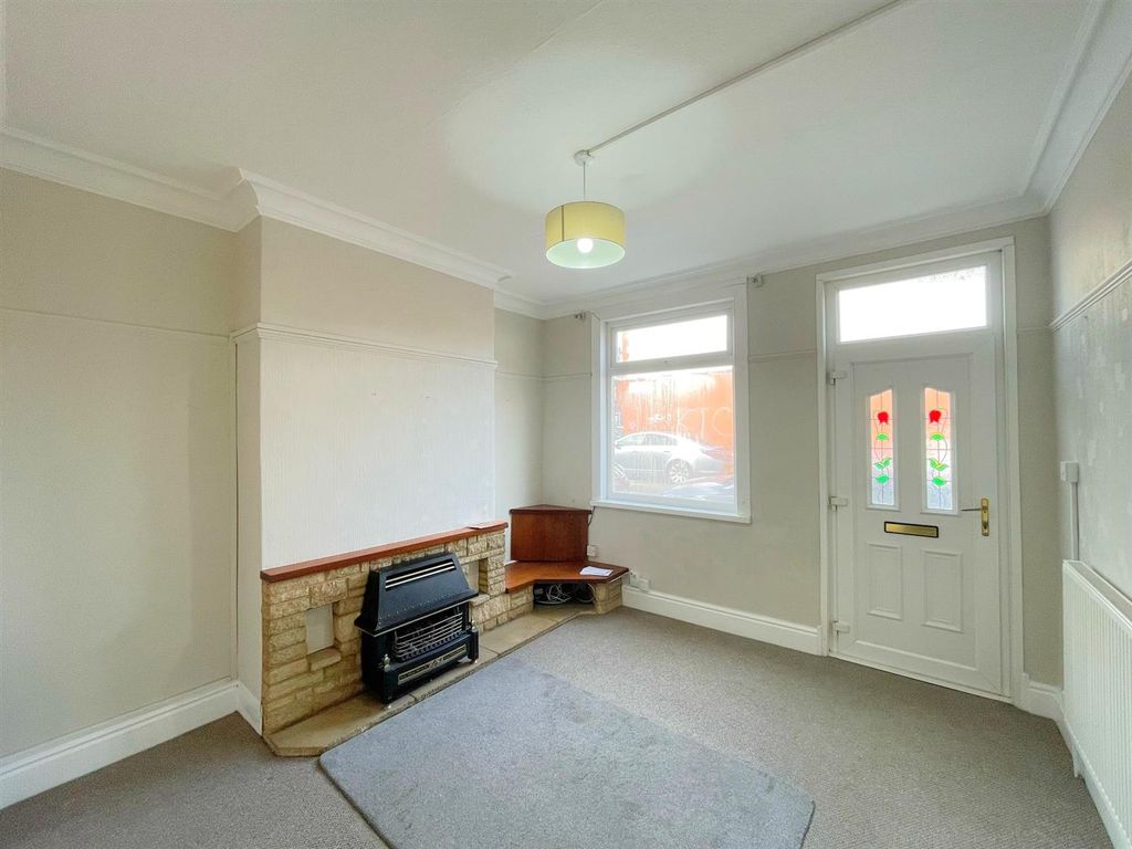 Property photo 2 of 10 Living Room