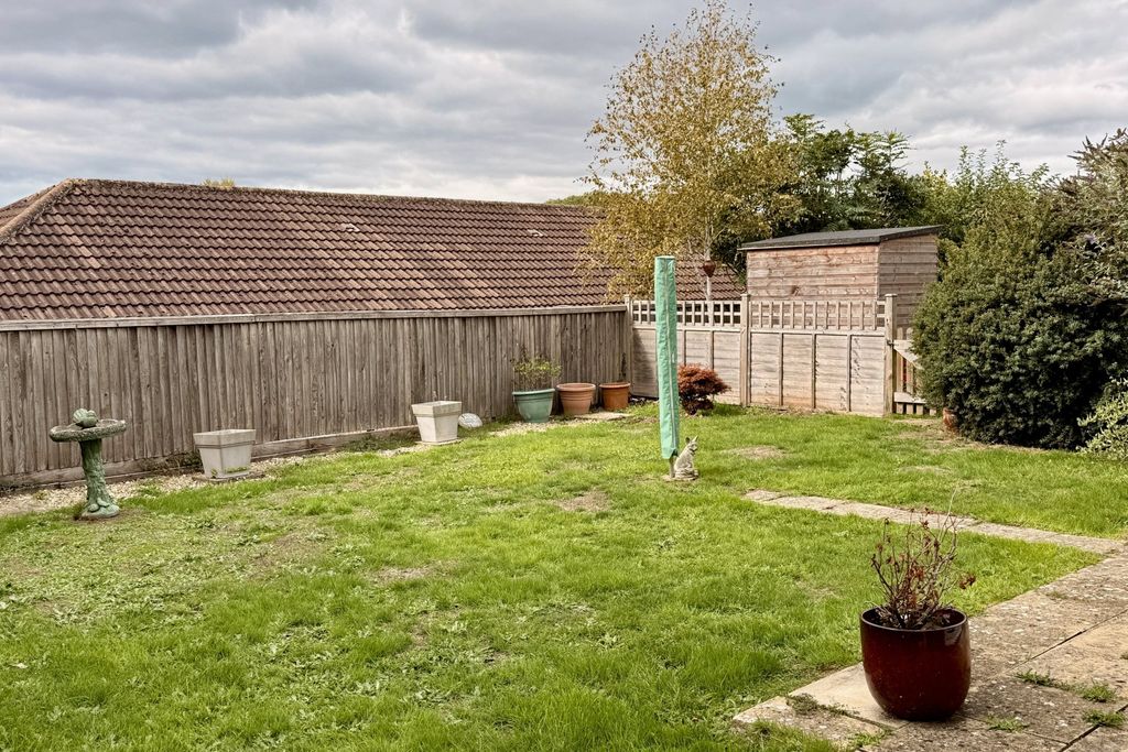Property photo 2 of 15 Garden