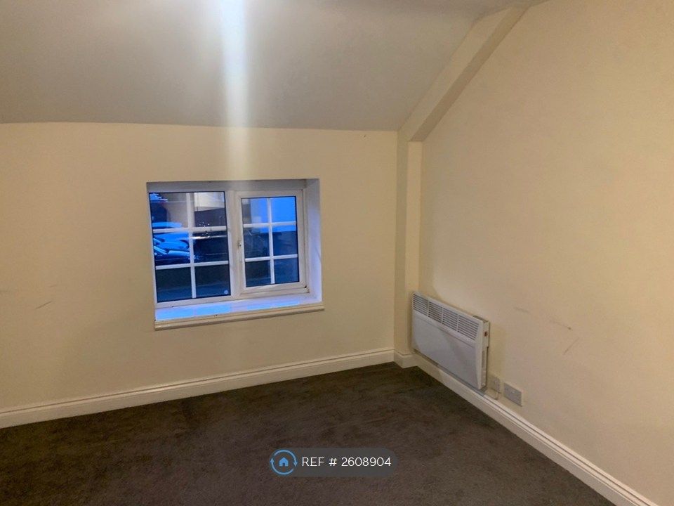 Property photo 2 of 4 Living Room
