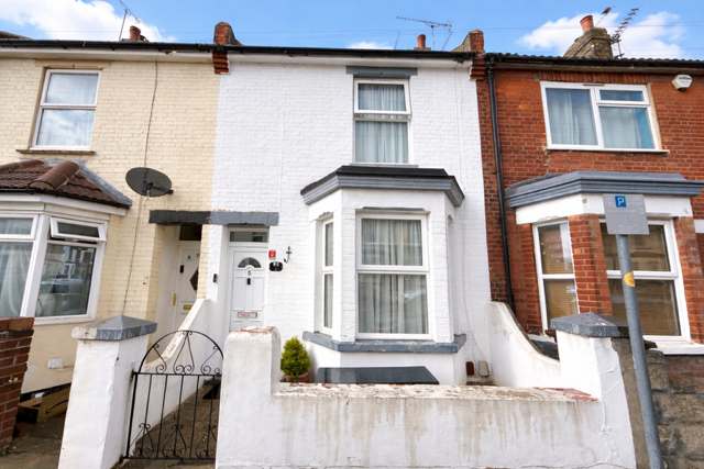 Property photo 1 of 8