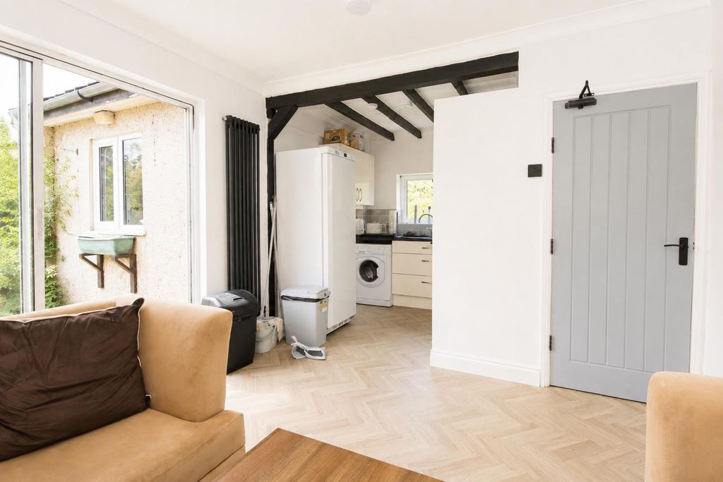 Property photo 2 of 13 F53Eb3d4-804A-446B-90c3-F6d8F4Cdce3A.Png