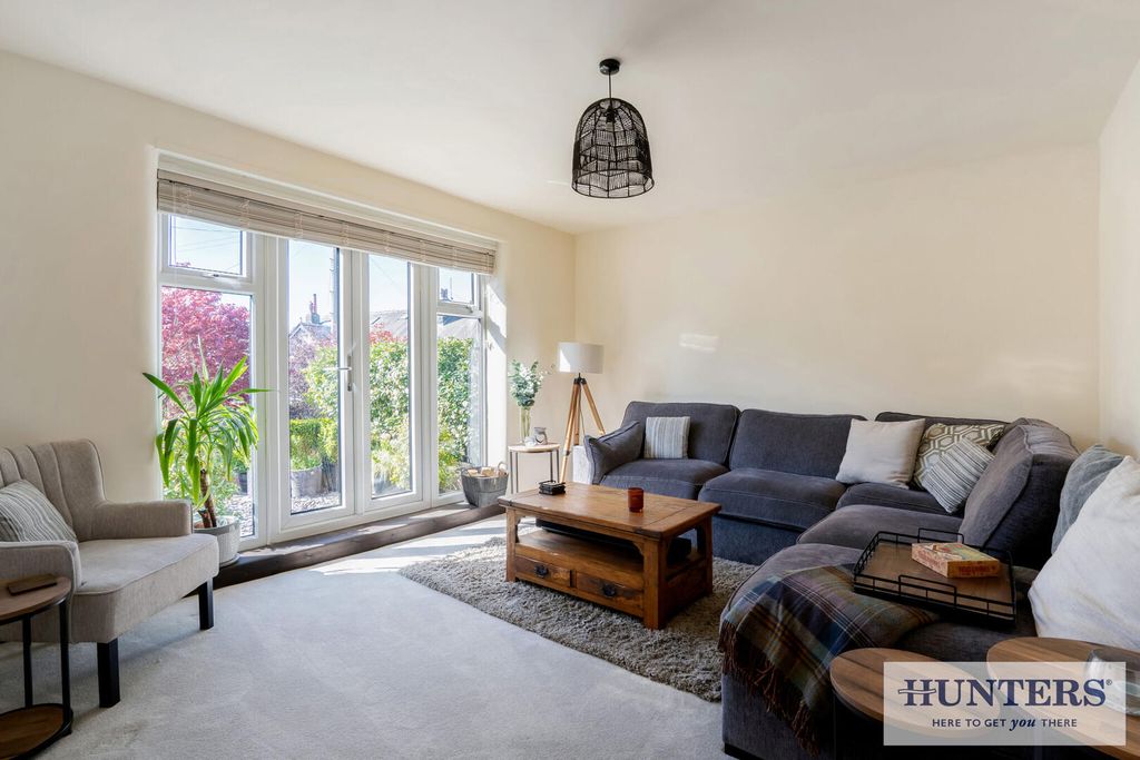 Property photo 2 of 28 Living Room