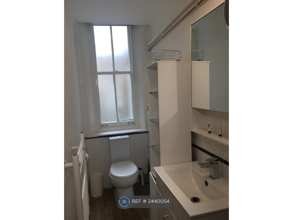 Property photo 2 of 3