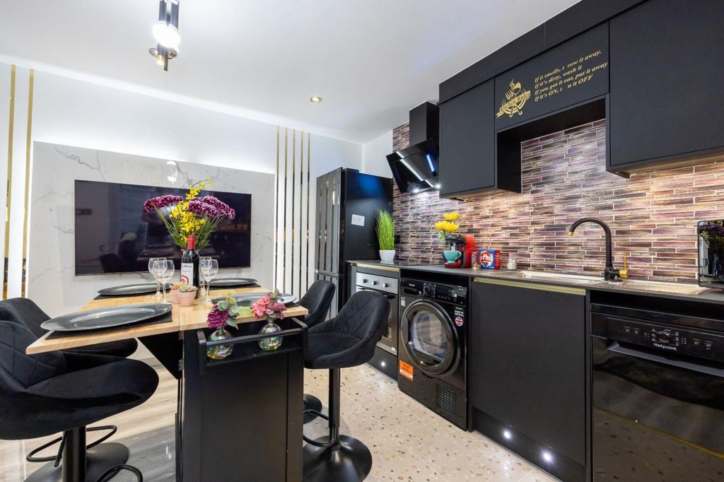 Property photo 1 of 26