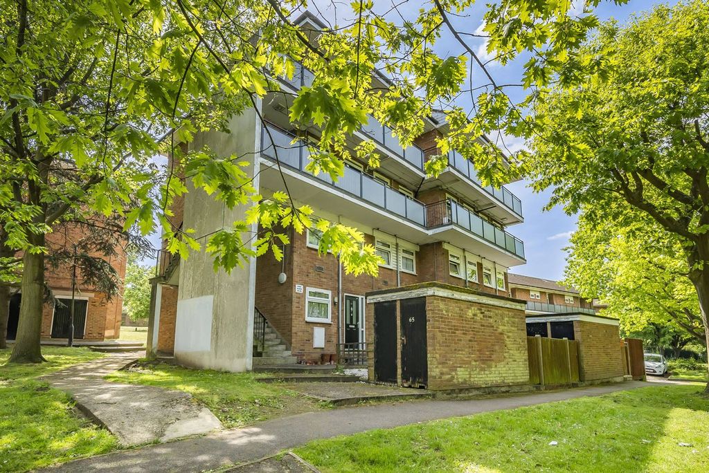Property photo 2 of 8