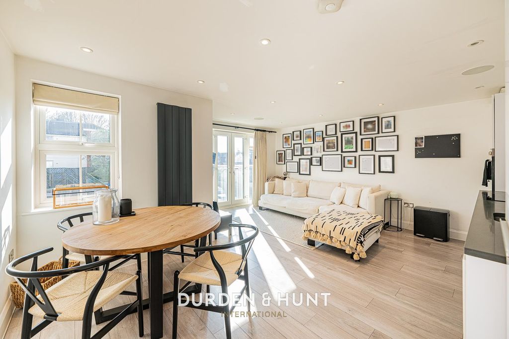 Property photo 3 of 17 Highfield-15.Jpg