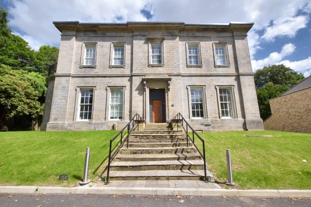 Property photo 1 of 13 Front Exterior