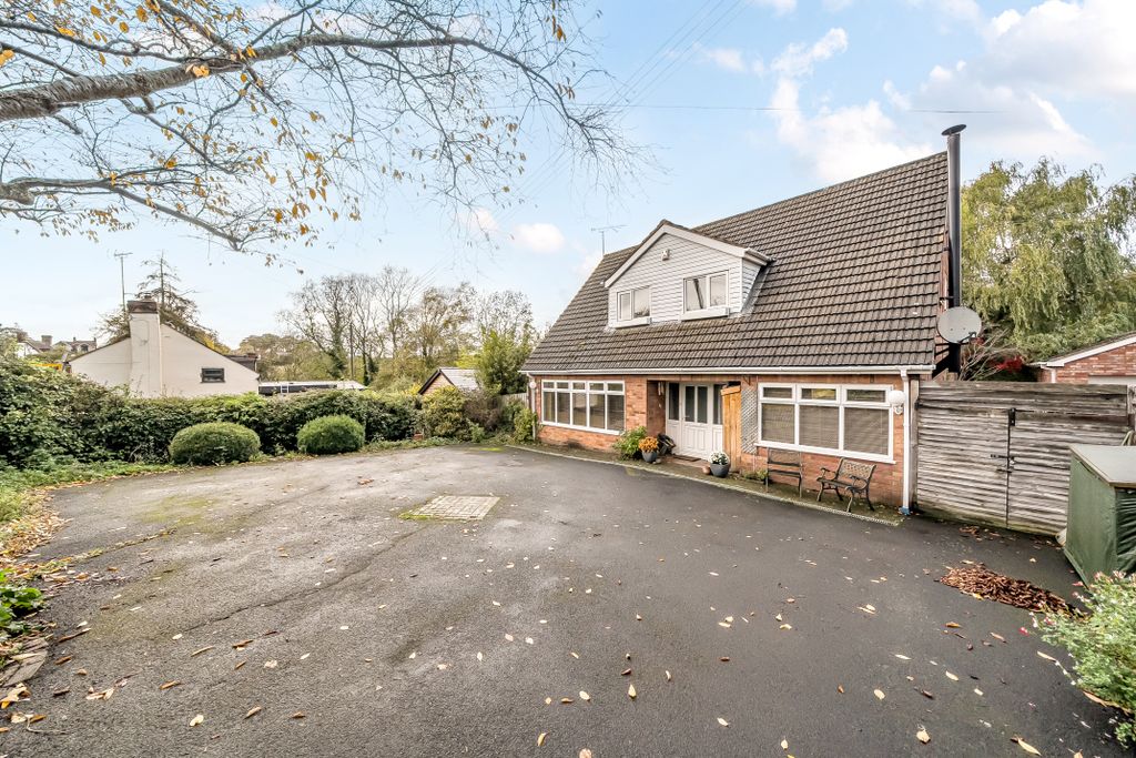 Property photo 2 of 11 18-1371481-22-6904Eff8Dbbac-18