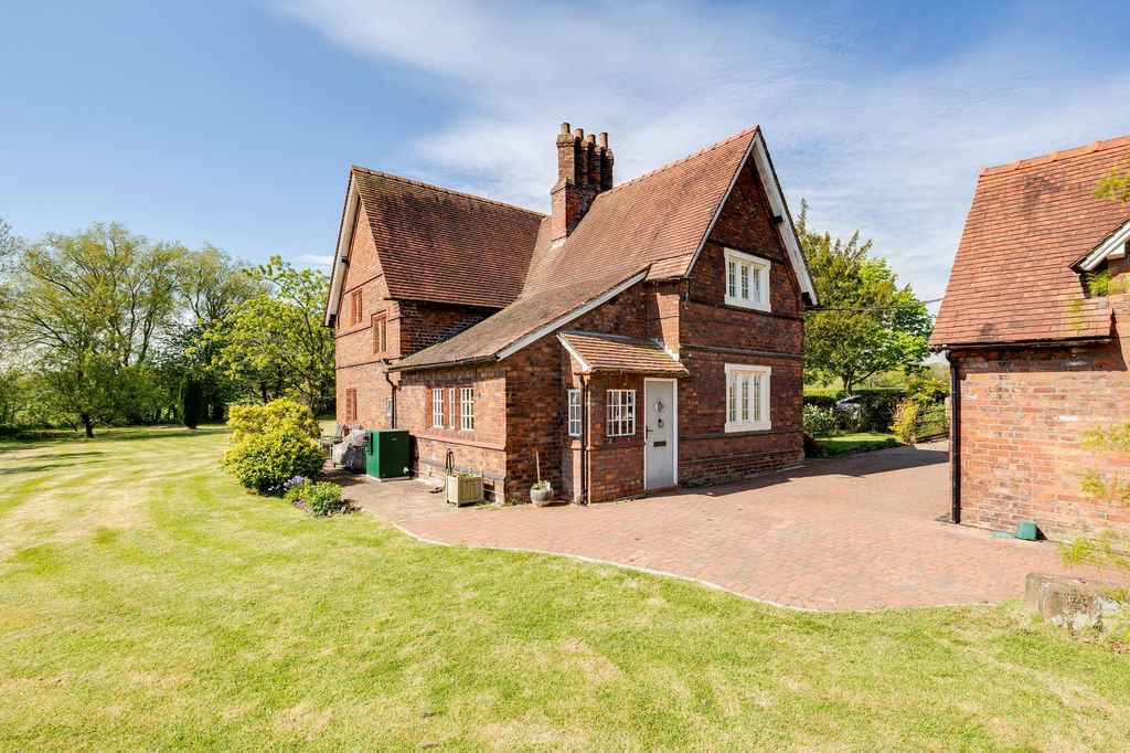 Property photo 3 of 31