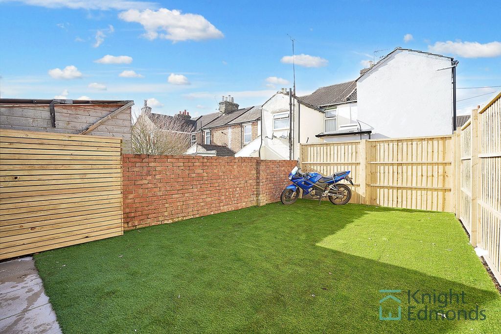 Property photo 2 of 7