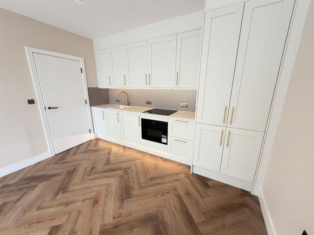 Property photo 1 of 6 Kitchen.Jpg