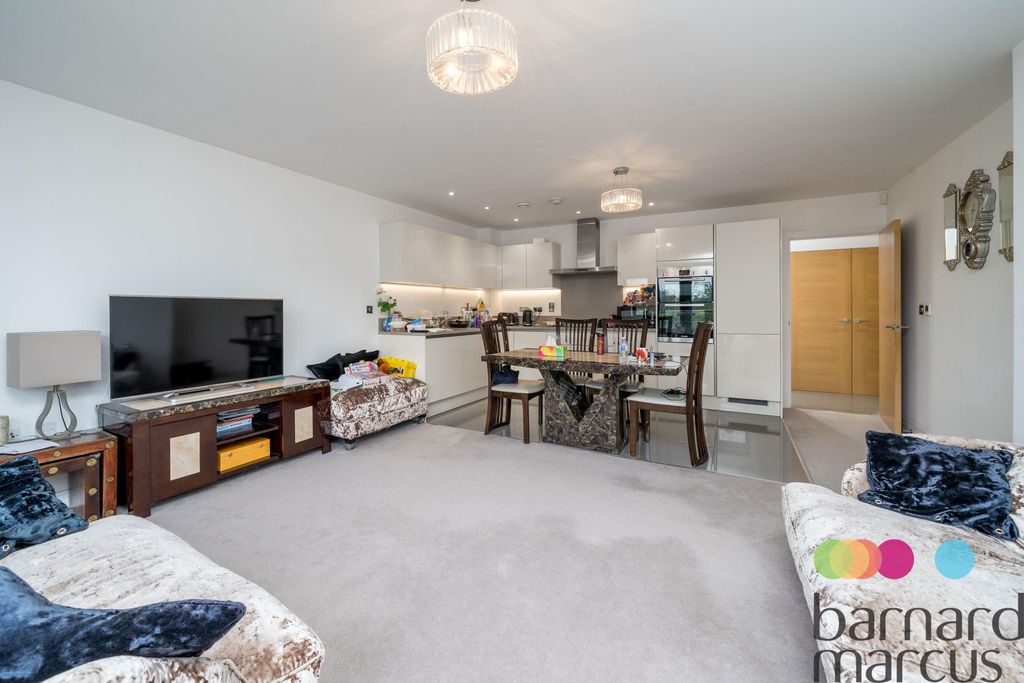Property photo 1 of 10 Living Room