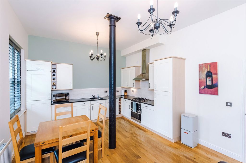 Property photo 3 of 45 Picture No. 69