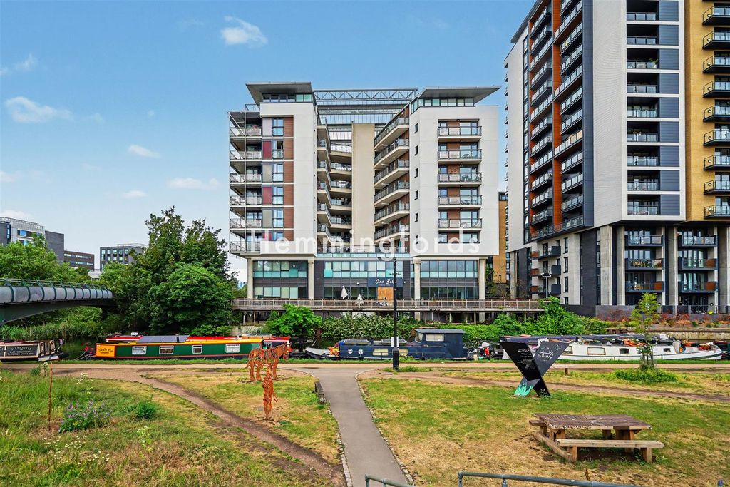 Property photo 2 of 15 Palmers Road E2-14.Jpg
