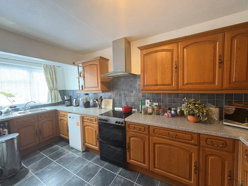 Property photo 3 of 14 2