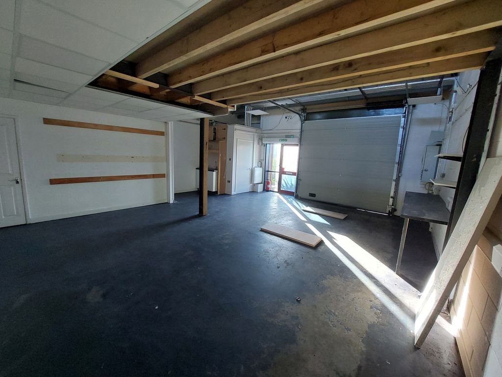 Property photo 3 of 4