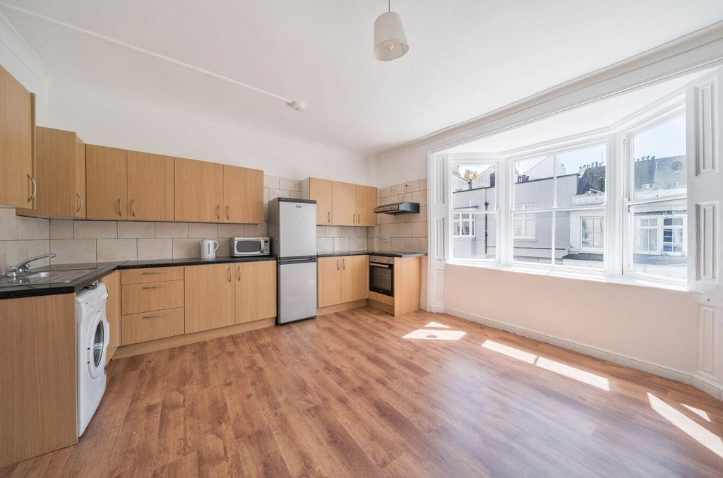 Property photo 1 of 14 1465076-4-6A06E35...