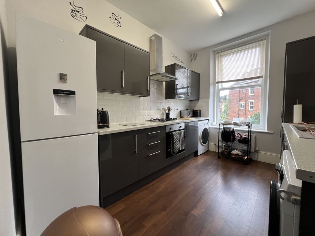 Property photo 3 of 6 Photo 4