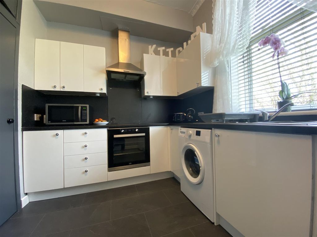 Additional image 4 of 2 bed flat to rentLeith Buildings, Dunkeld Road, Perth PH1