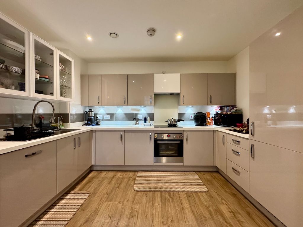 Property photo 2 of 17 Kitchen