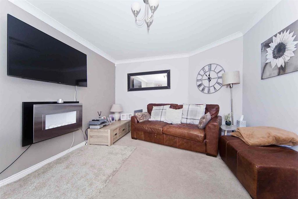 Property photo 3 of 21